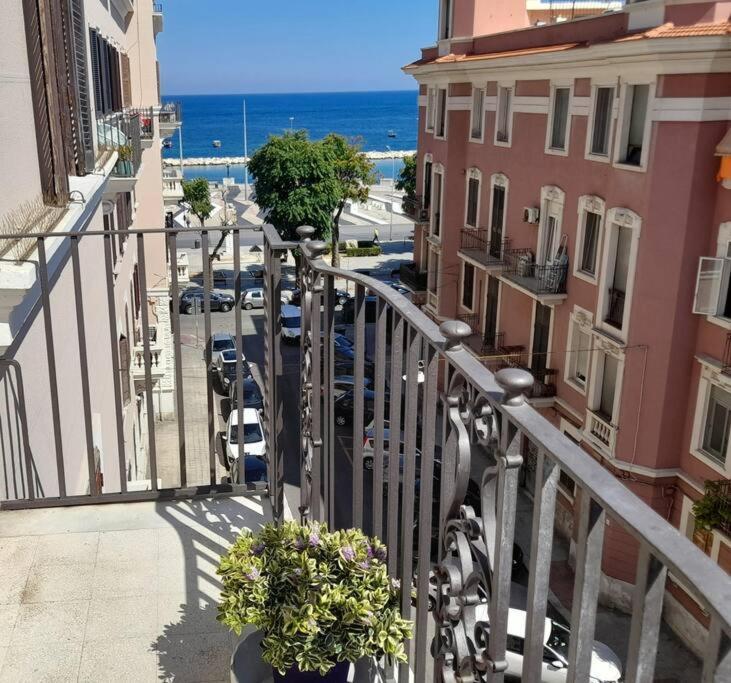 Casa Jole, Appartamento In Centro Bari Dış mekan fotoğraf